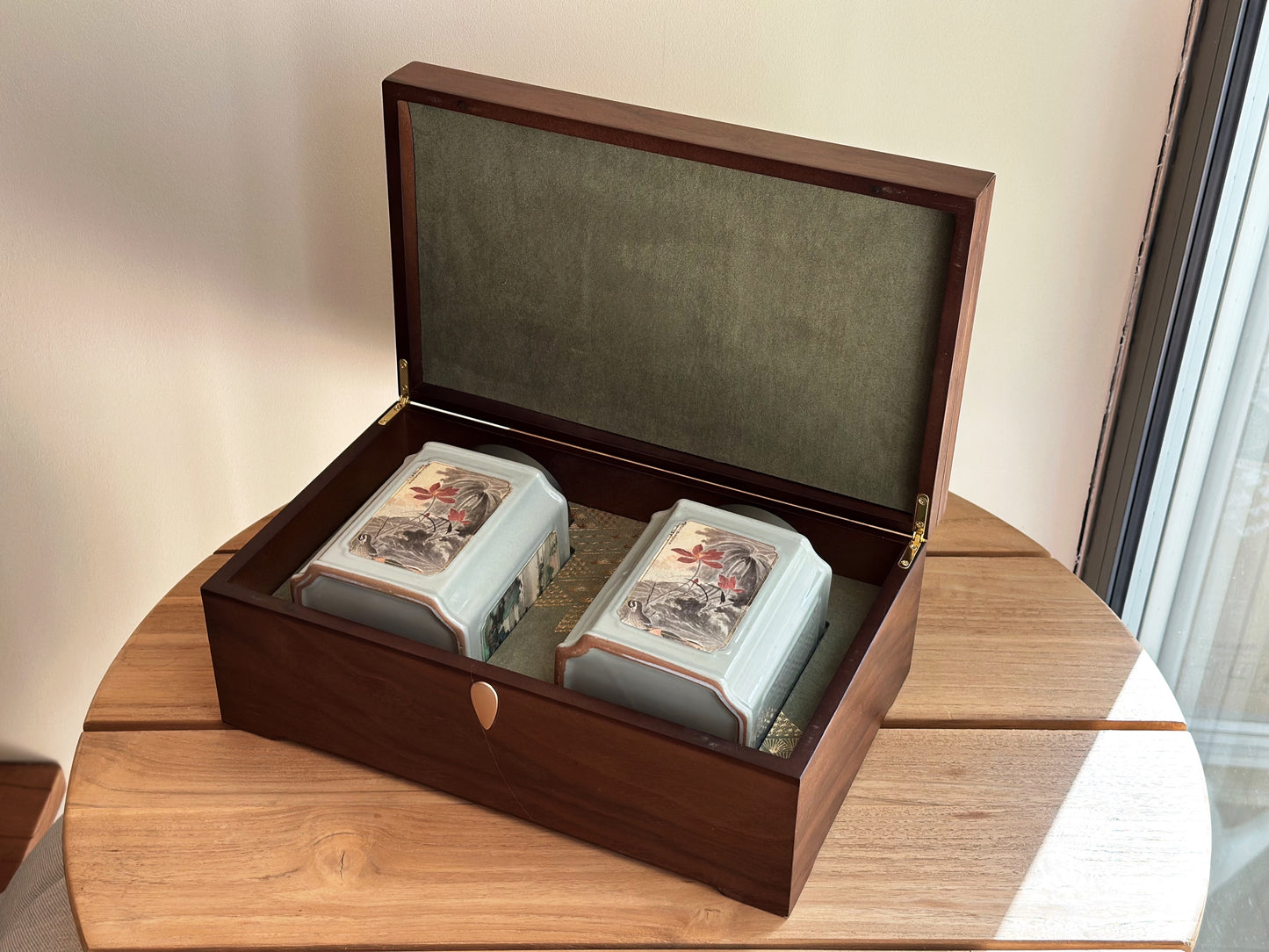 Lotus Serenity Tea Can